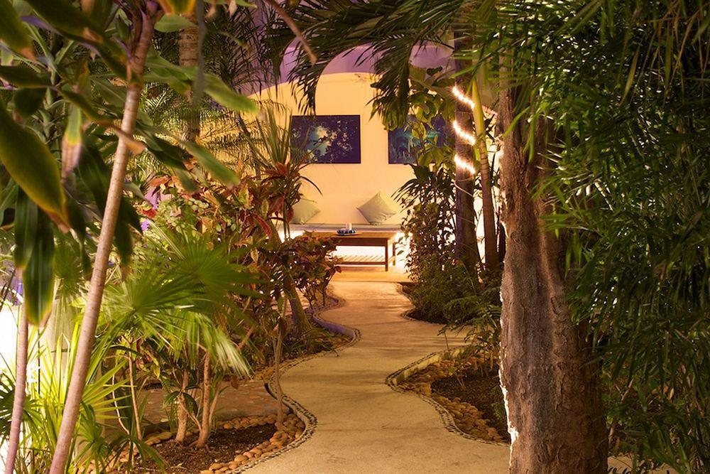 Aqualuna Boutique Hotel By Sunrise (Adults Only) Playa del Carmen Exteriör bild